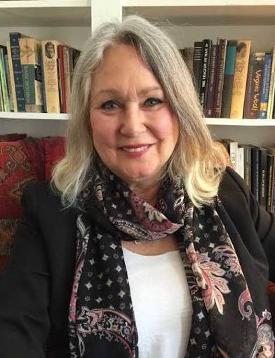 Lisa Low portrait